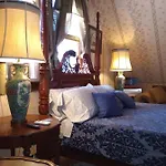 Moonshadow Inn