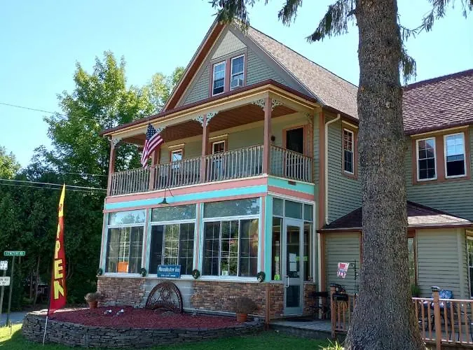 Moonshadow Inn
