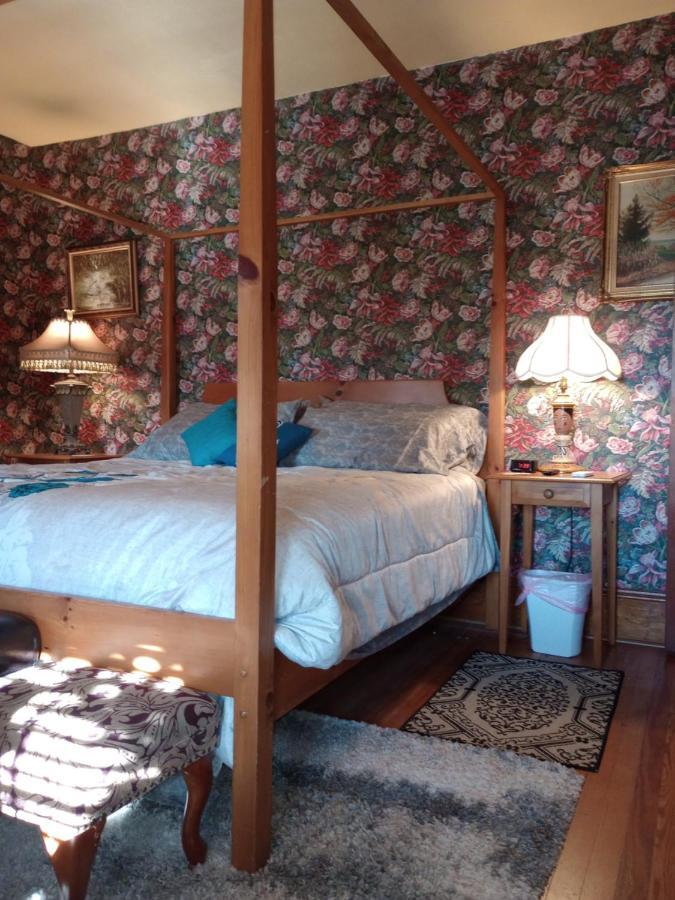 Moonshadow Hotel 4*